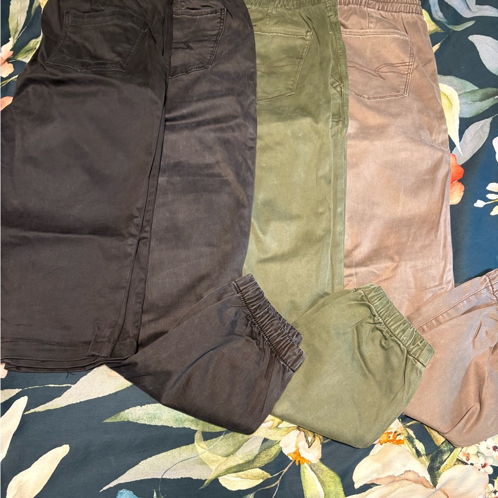 American Eagle Outfitters Women's Jeans - Black, Green, Tan joggers + 1 capri